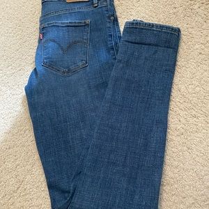 Levi jeans